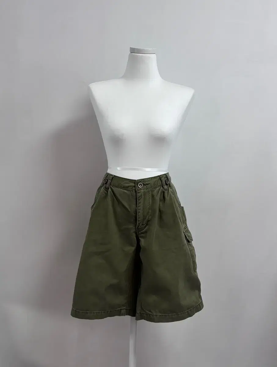 빈티지 카키 버뮤다 팬츠 khaki pants